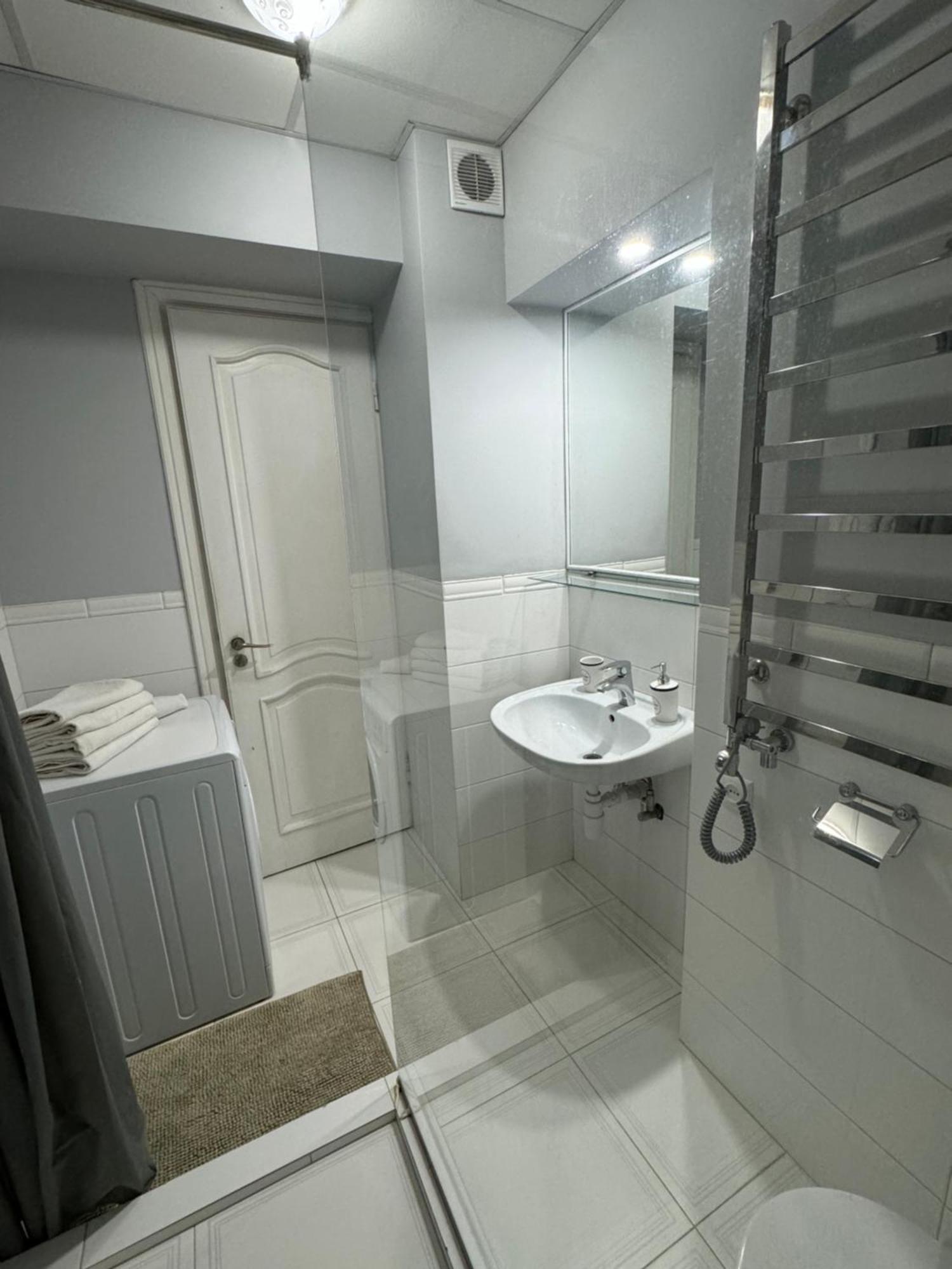 Stay Lviv Apartments Ngoại thất bức ảnh