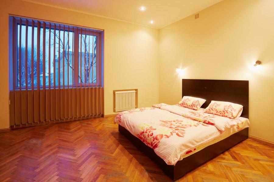 Stay Lviv Apartments Ngoại thất bức ảnh